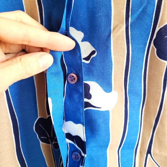 Vintage Koret long sleeves blouse with off center buttons down and bow. - Picture 6 of 14